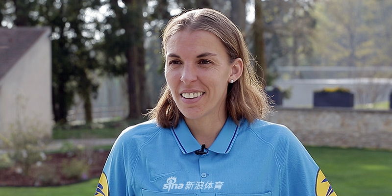 欧洲超级杯主裁是她 瞧这气质