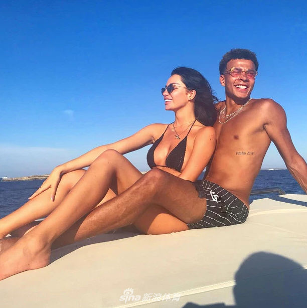 阿里与名模复合？往日高甜瞬间