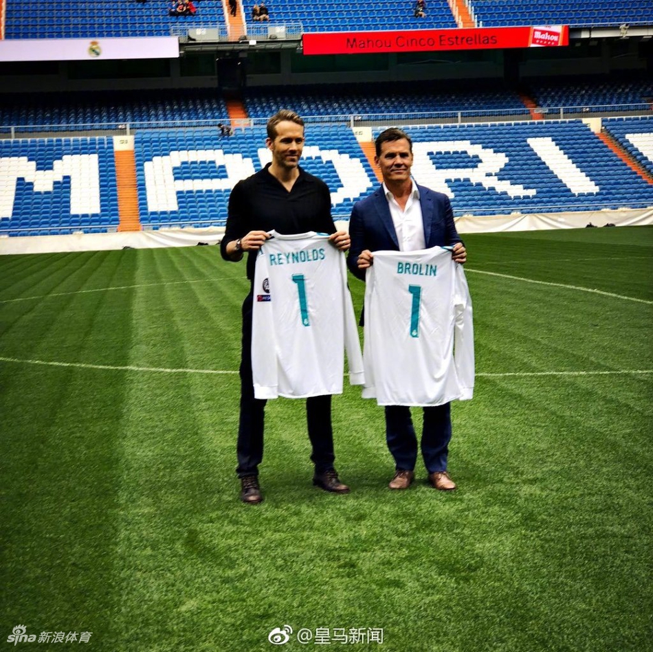 跨界！死侍灭霸扮演者访伯纳乌