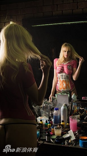 苏甲球队模特人体彩绘秀新球衣