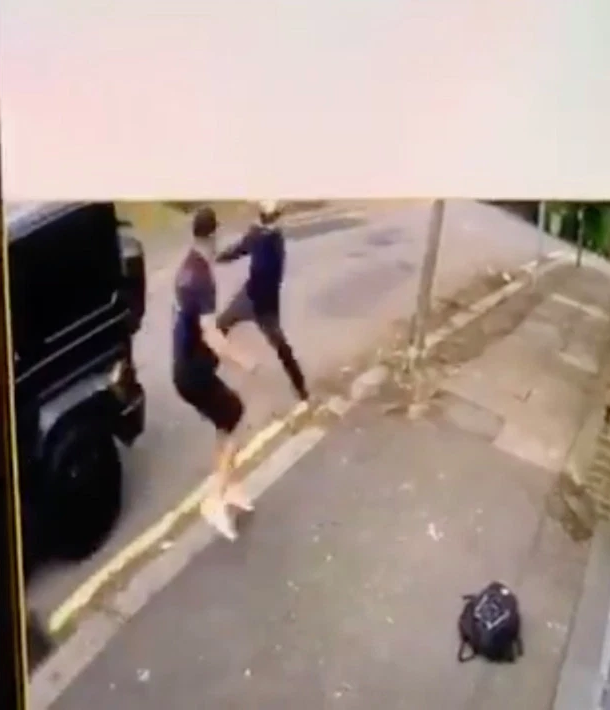 惊险！厄齐尔遭持刀歹徒追砍