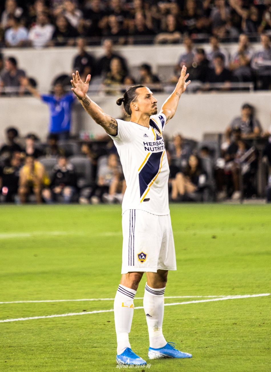 38岁伊布戴帽 霸气一点都没变