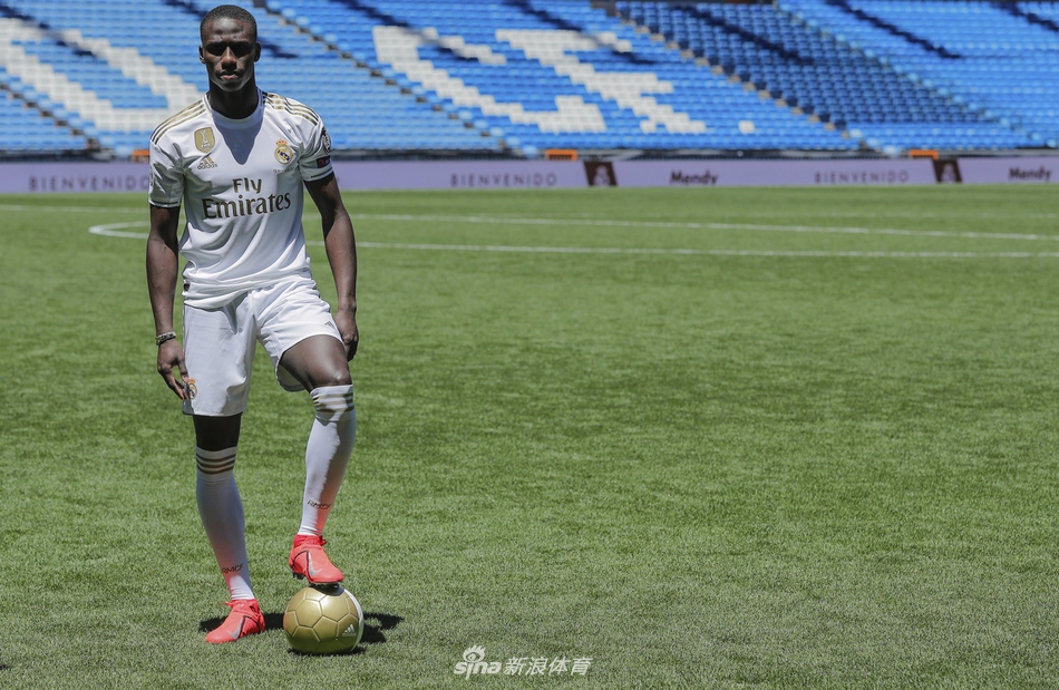 夏窗已转会最贵11人：花7.6亿