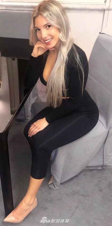 曼城新援女友比基尼美照秀身材