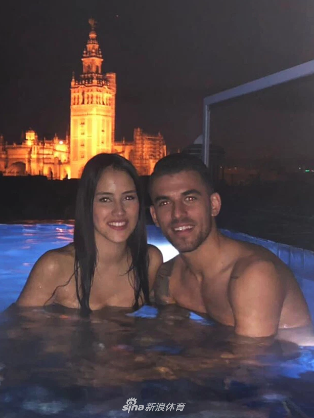 甜!阿森纳新援郎才女貌撒狗粮