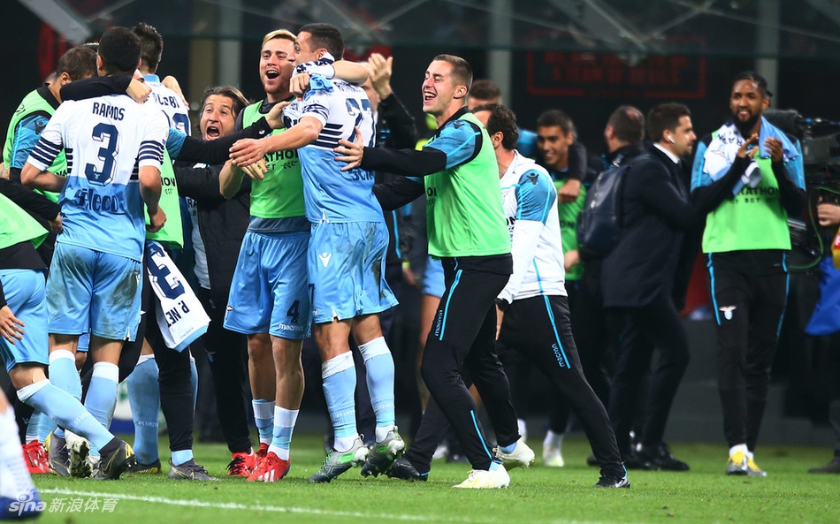 AC米兰意杯出局 神锋急得直捶地