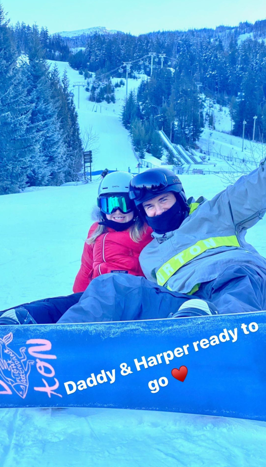 小贝一家滑雪度假!这待遇太爽