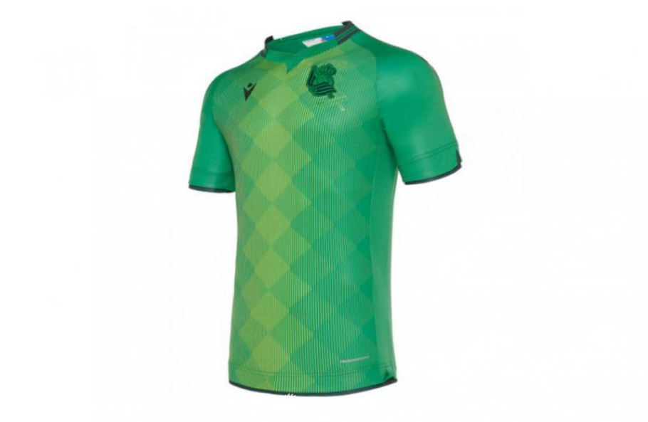 新赛季新辣眼!媒评丑爆球衣