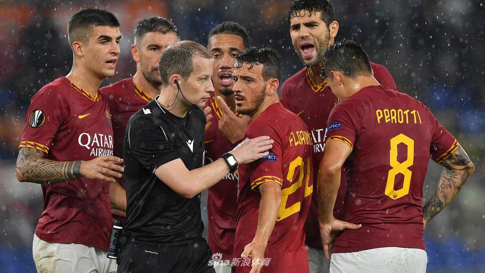 惊天误判！劲旅遭绝平全队暴怒