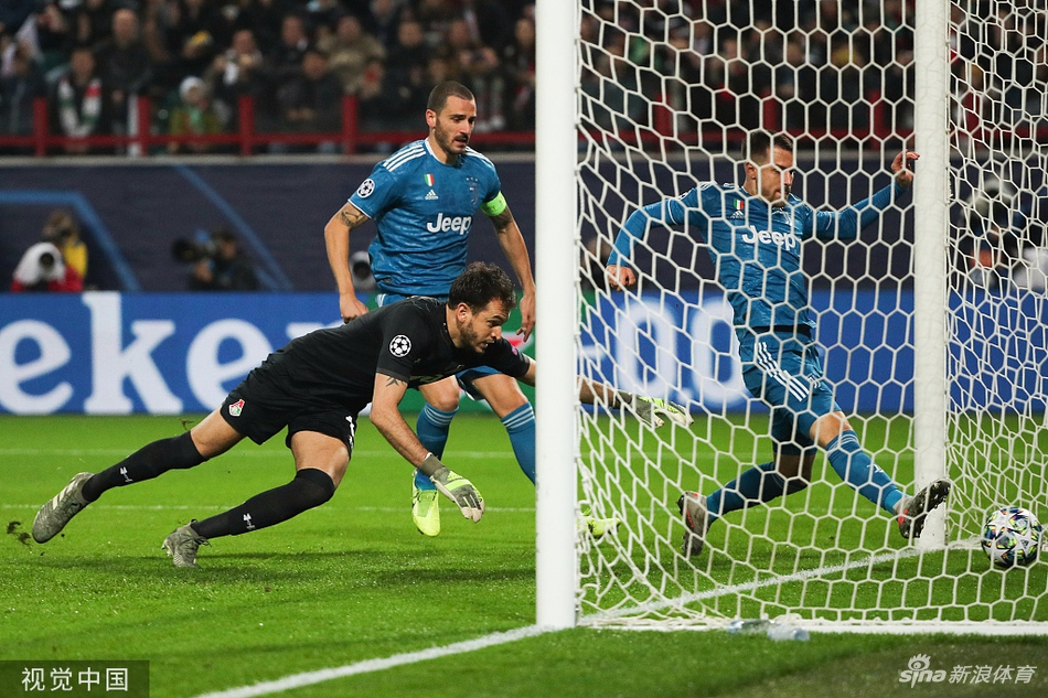 C罗进球被截胡！当年这球气死