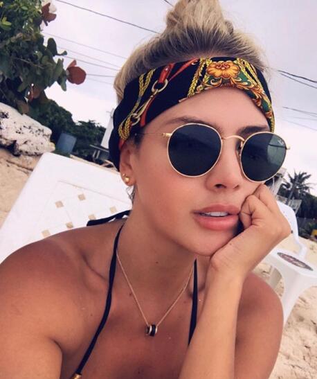 内马尔旧桃花 超靓混血女模特