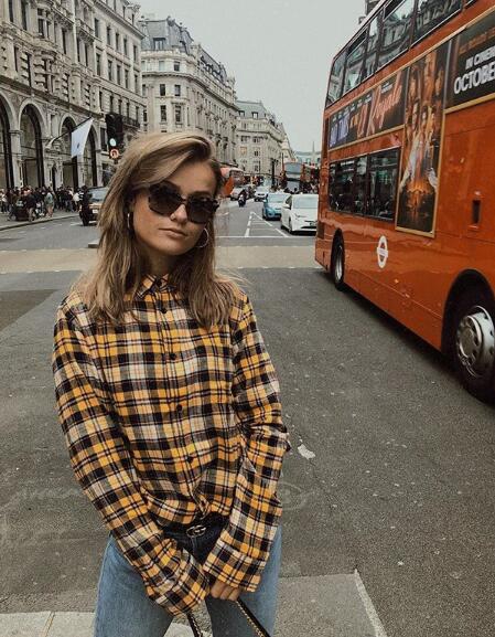 身价8000万爆红新星香艳女友