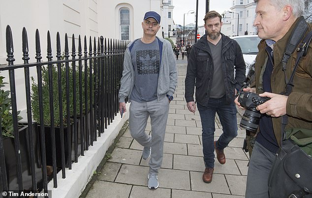 穆里尼奥下课后首被街拍