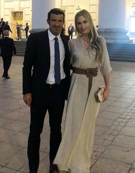 菲戈44岁妻子外型犹如20岁女郎