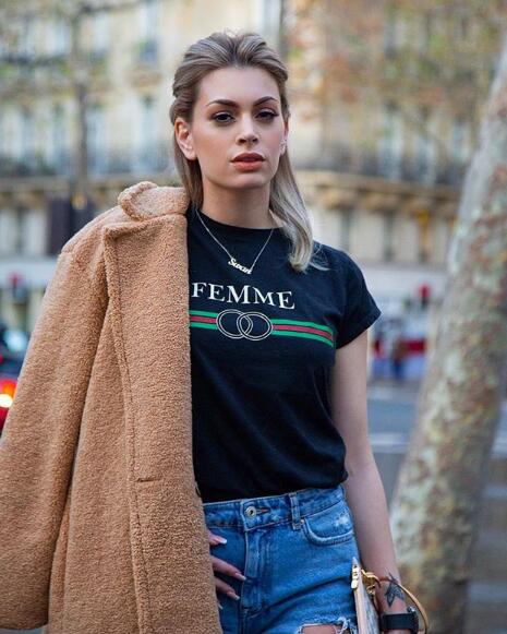 马夏尔女友 爱咬吸管的靓妹