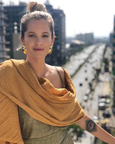 皇马新帅模特妹妹美照