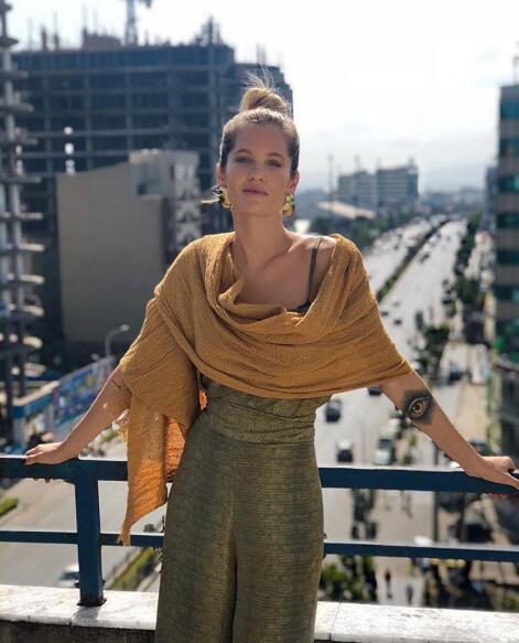 皇马新帅模特妹妹美照