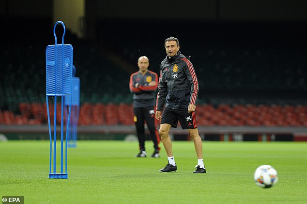 西班牙众将备战威尔士