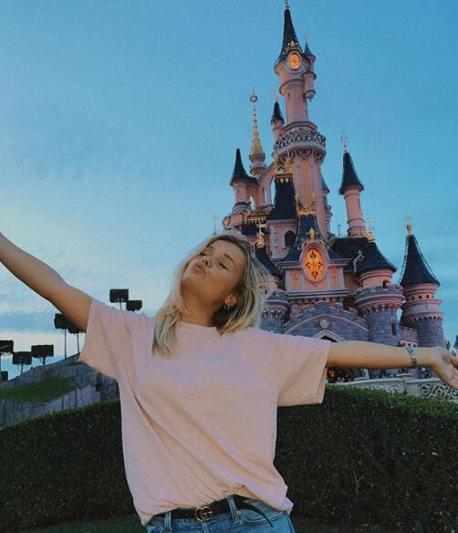 身价8000万爆红新星香艳女友