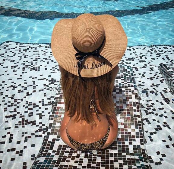 巴萨大将娇妻美照