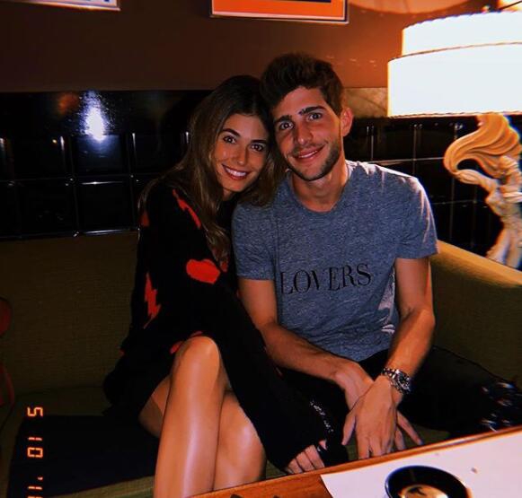 巴萨大将娇妻美照