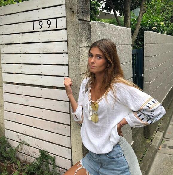 巴萨大将娇妻美照