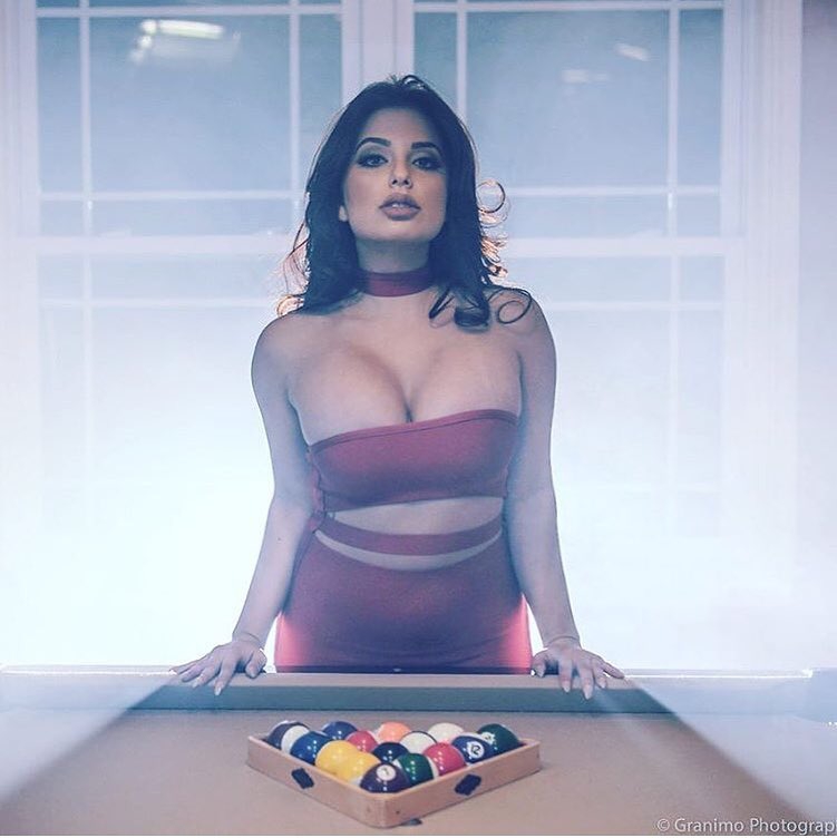 C罗葡萄牙头号女球迷 性感吸睛