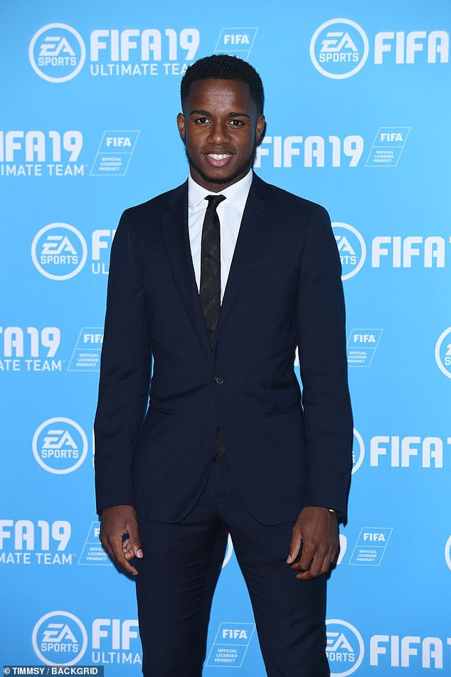 富勒姆妖人00后塞塞尼翁