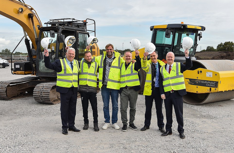 克洛普亮相工地