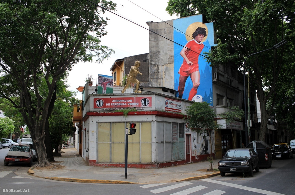 马拉多纳新雕像落成