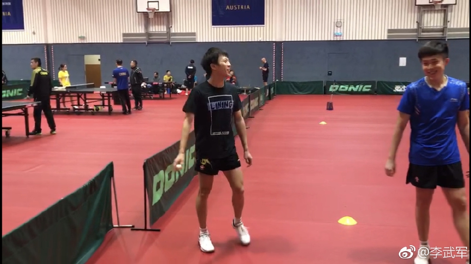 国乒备战世乒赛进行适应性训练