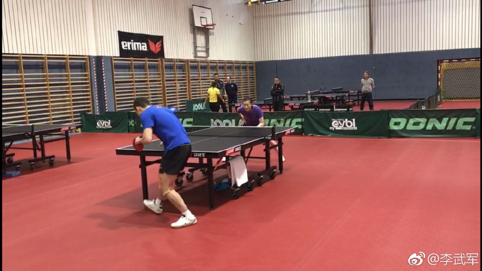 备战世乒赛国乒举行性别大战