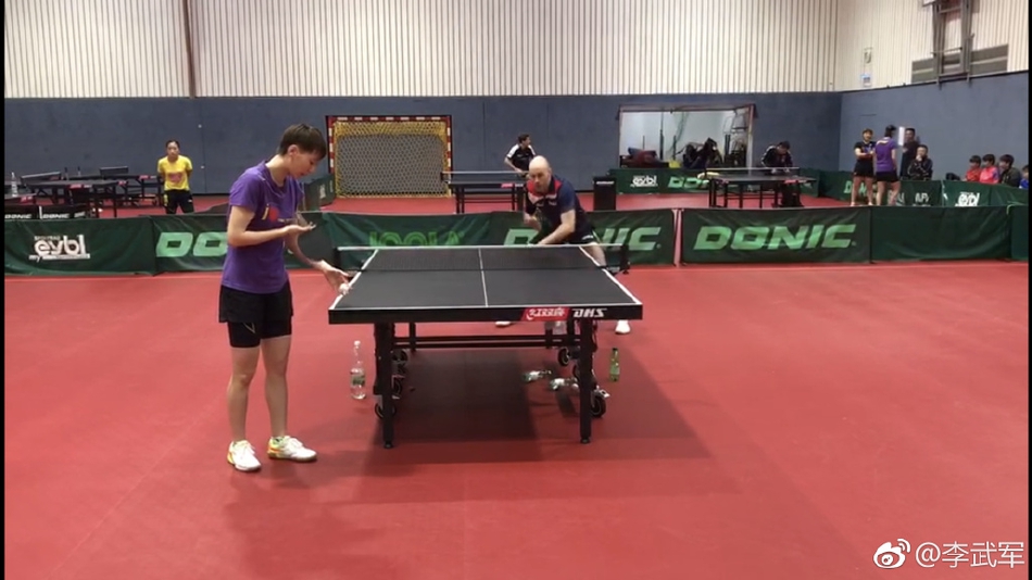 备战世乒赛国乒举行性别大战