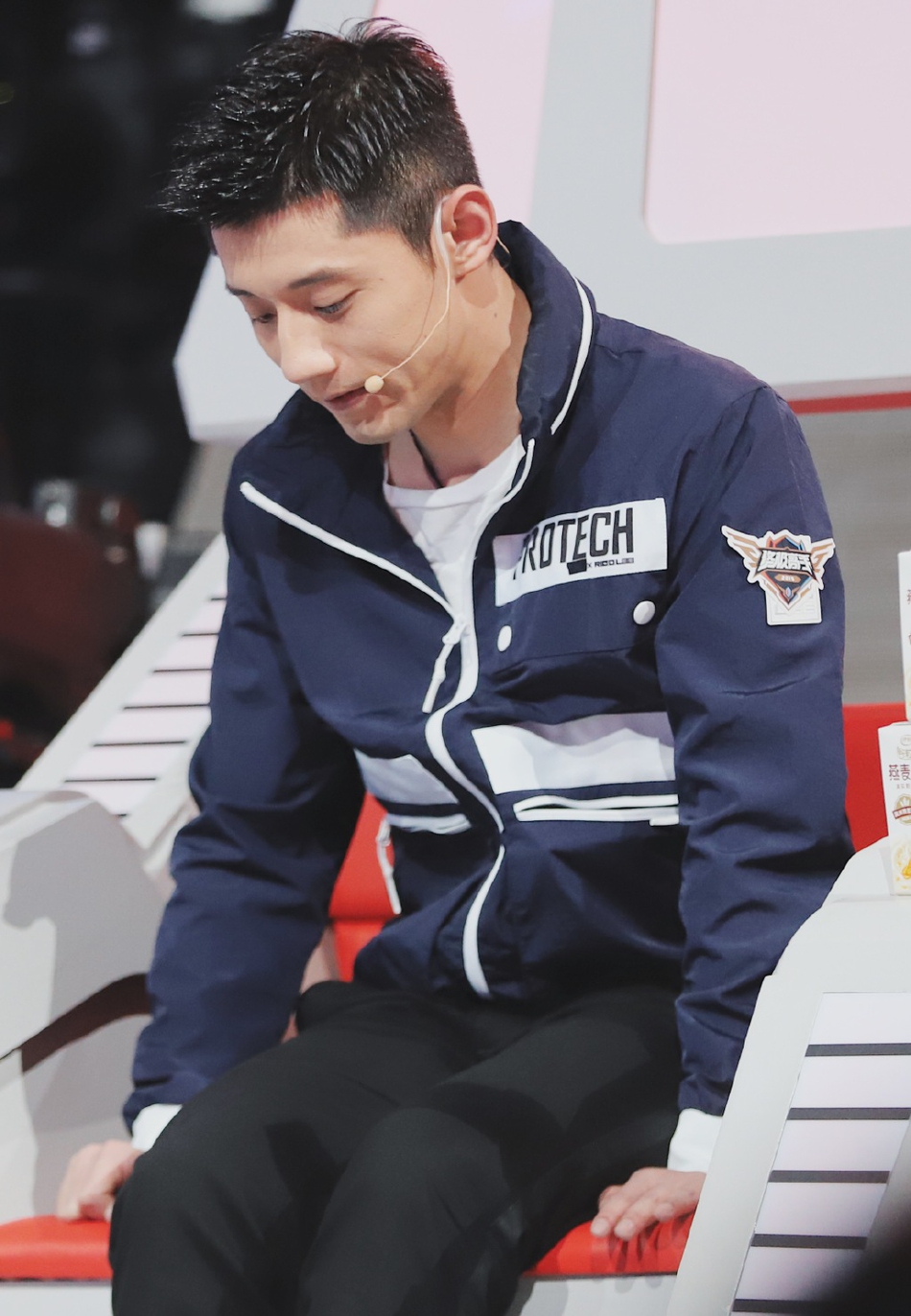 张继科录电竞节目帅气十足