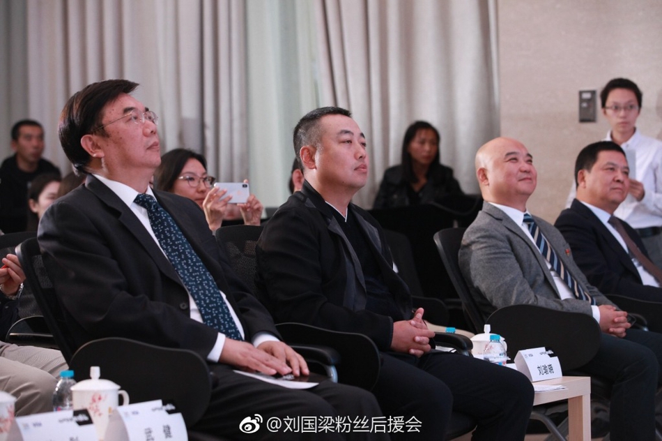 刘国梁代言某银行信用卡