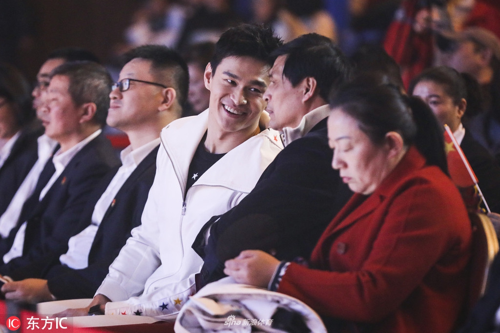 浙体院春晚孙杨压轴出场 高歌引爆全场