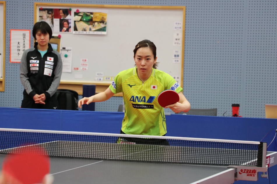 备战世乒赛日本队举行公开训练课