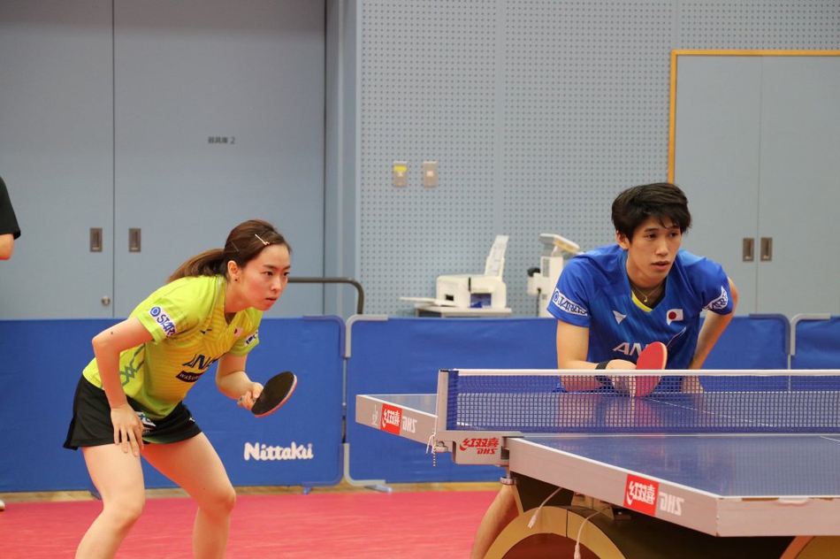 备战世乒赛日本队举行公开训练课