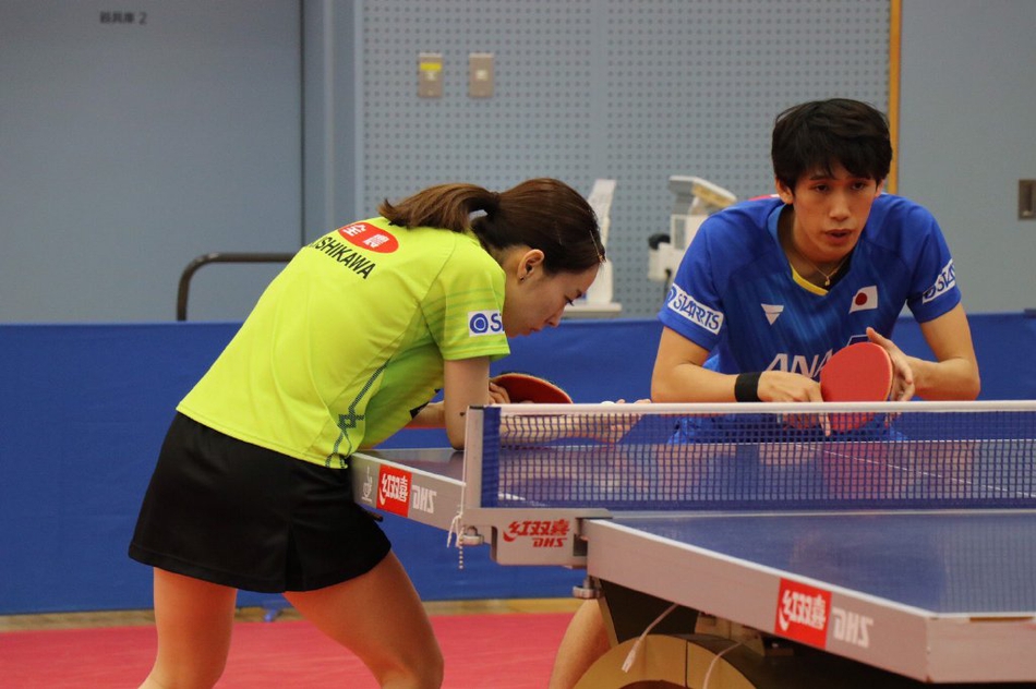 备战世乒赛日本队举行公开训练课