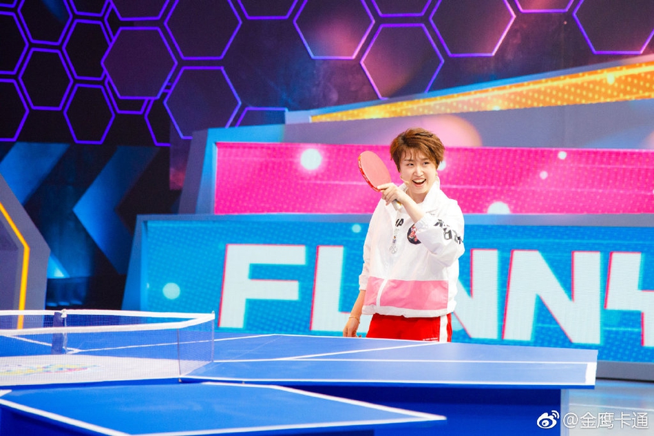 郭跃与小朋友玩转另类乒乓球