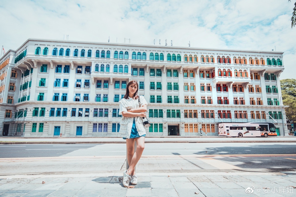 五一假期何姿晒超美旅行照