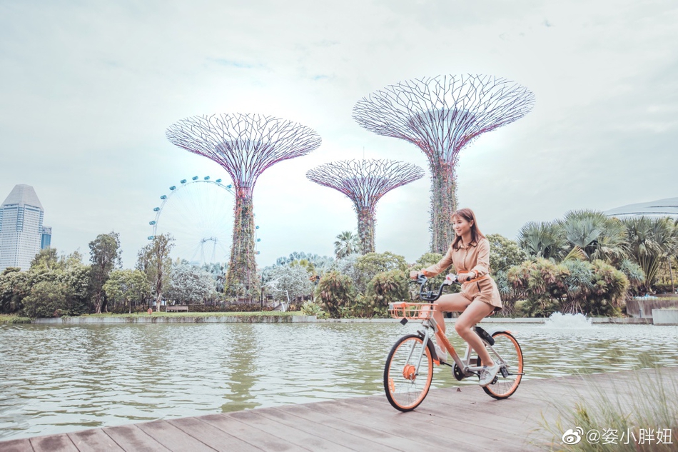 五一假期何姿晒超美旅行照