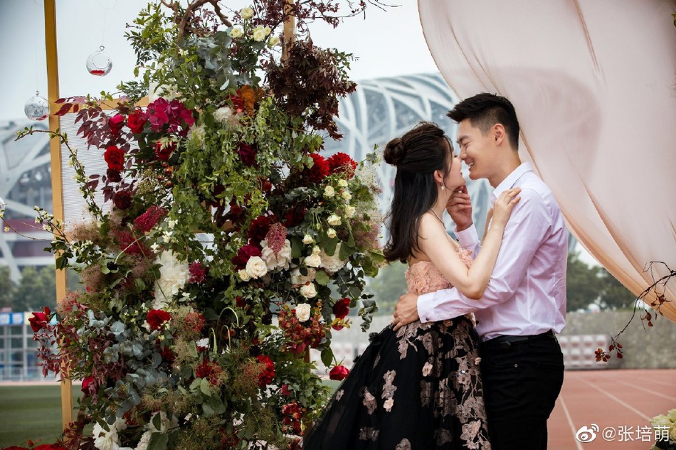 520！张培萌鸟巢外求婚女友