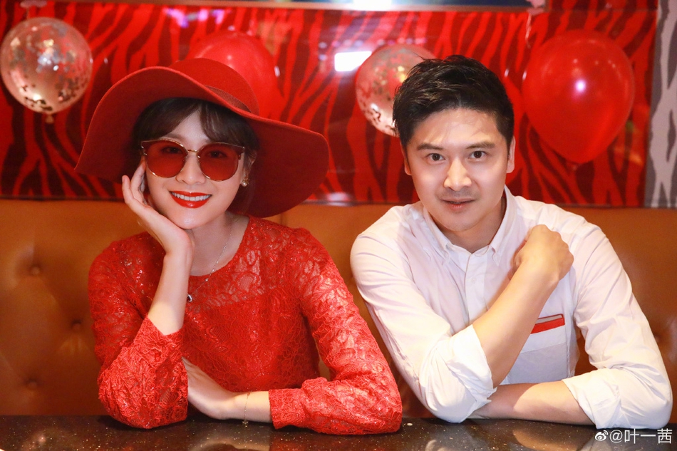 田亮为叶一茜庆生