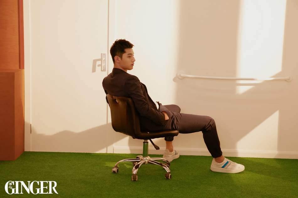 张继科写真“潮”范十足