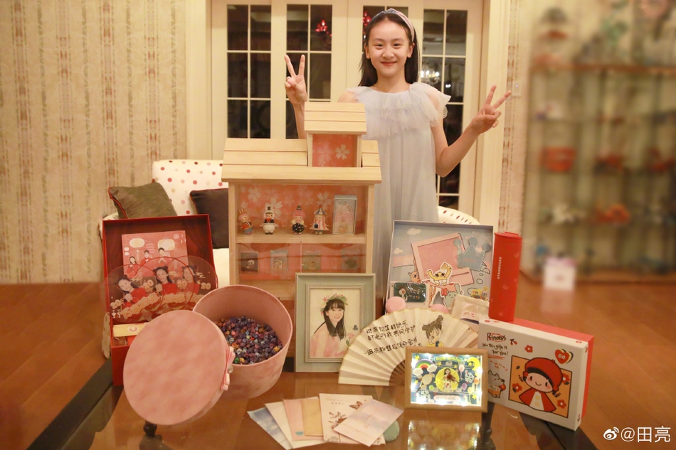 田亮叶一茜为森碟庆祝12岁生日
