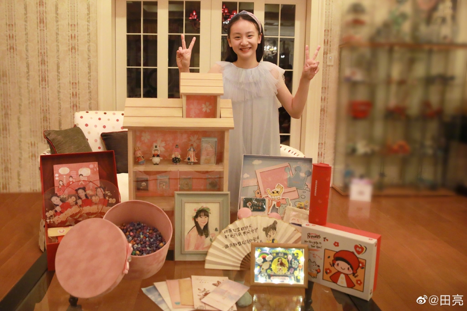 田亮叶一茜为森碟庆祝12岁生日