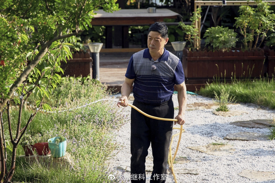 张继科节目中做家务有模有样