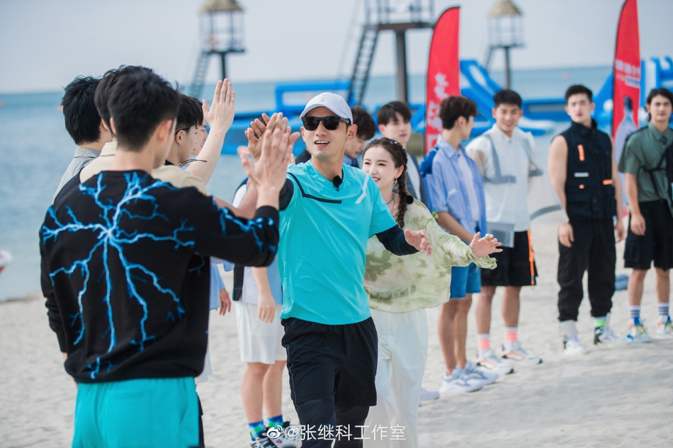 张继科林丹傅园慧同框