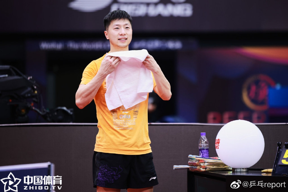 马龙樊振东备战男乒世界杯